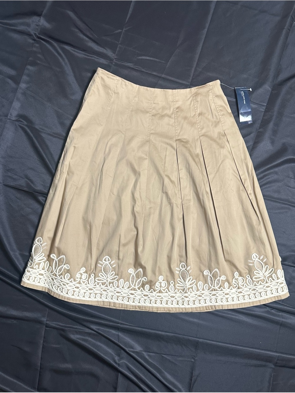 NWT Jones New York Tan Cotton A-Line Skirt with White Brocade Embroidery